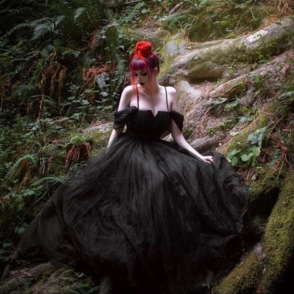 Black Swan Gown Foxblood Size Small